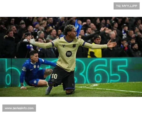 切尔西客场失利，球迷看台高举标语表达不满