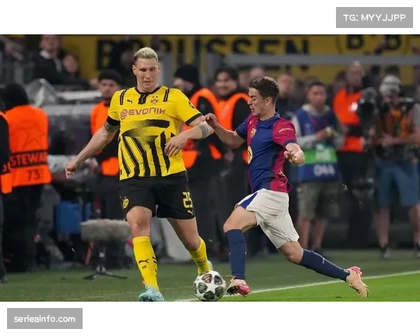 聚勒滑倒扭伤膝盖，多特生涯在争议中走向终点